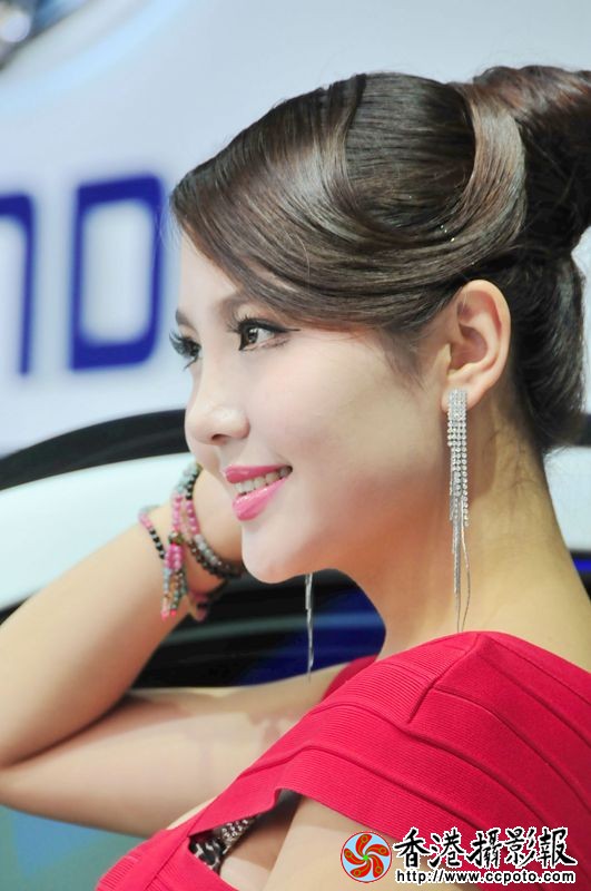 红衣美女