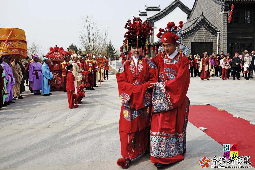 龙园古代婚嫁实景表演67..jpg