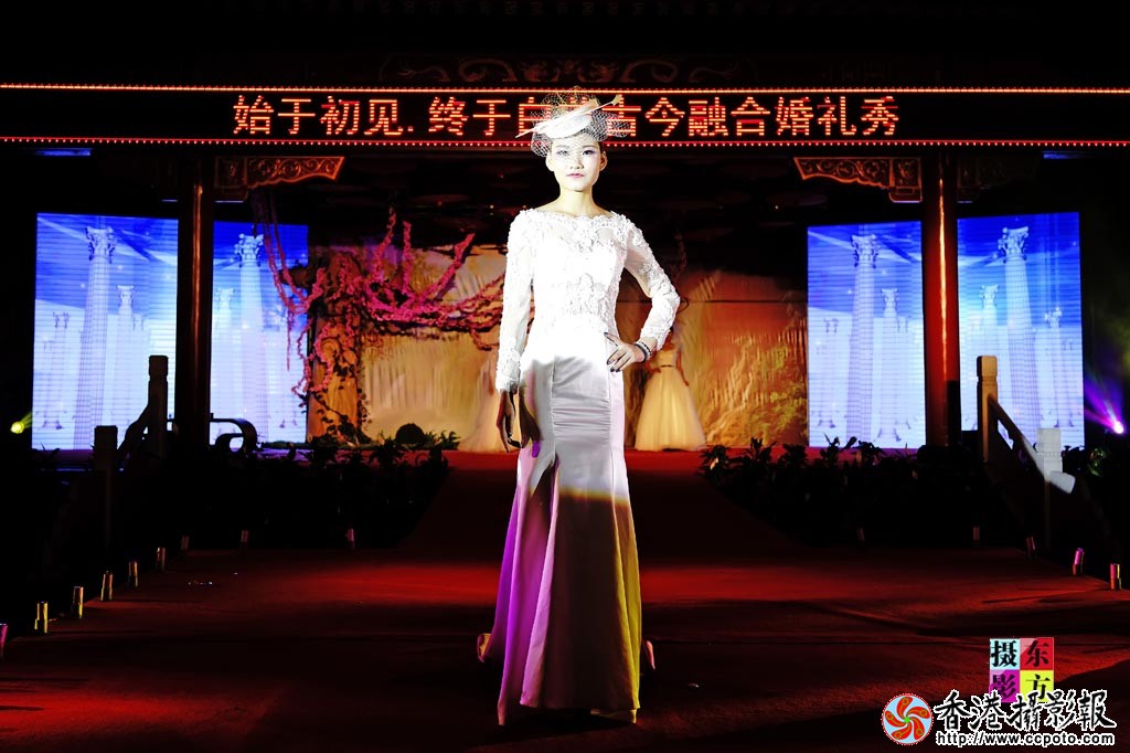 婚纱走秀3..jpg