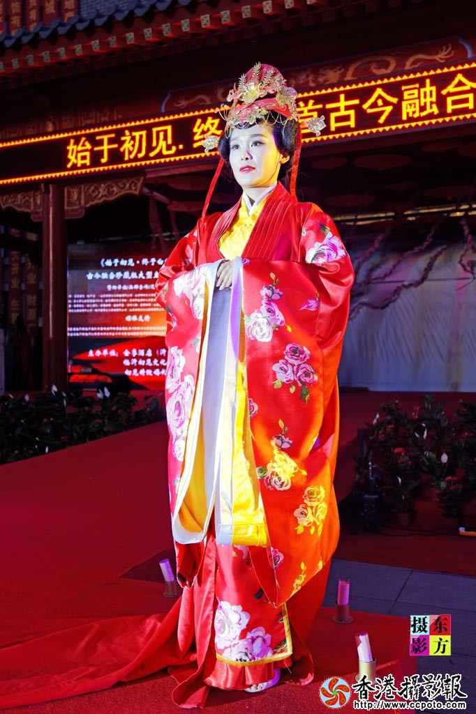 唐装走秀3..jpg