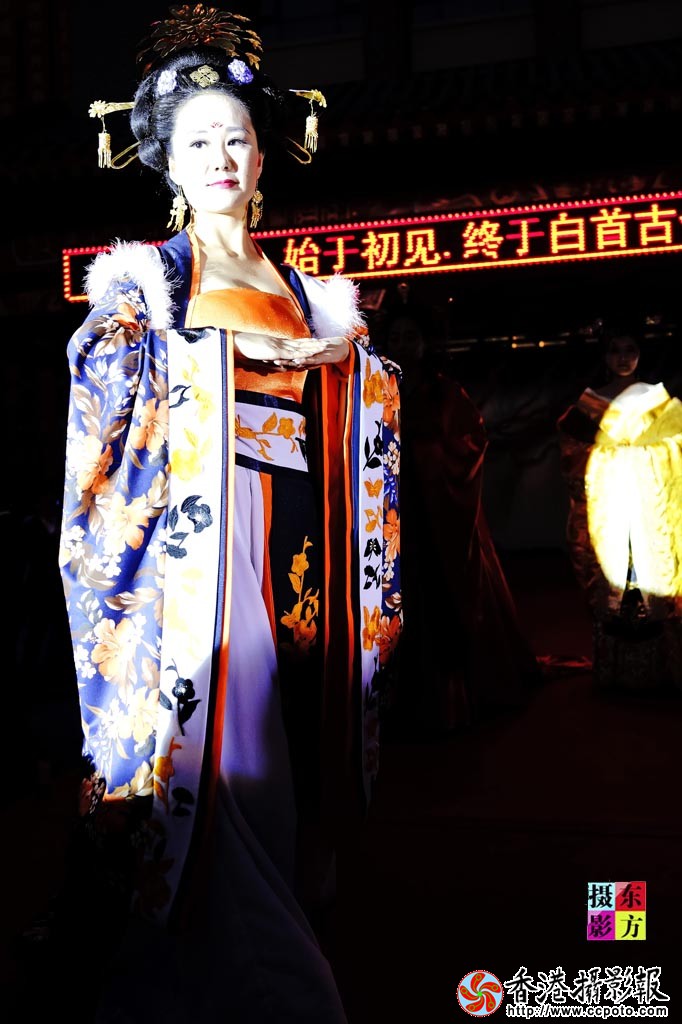 唐装走秀5..jpg