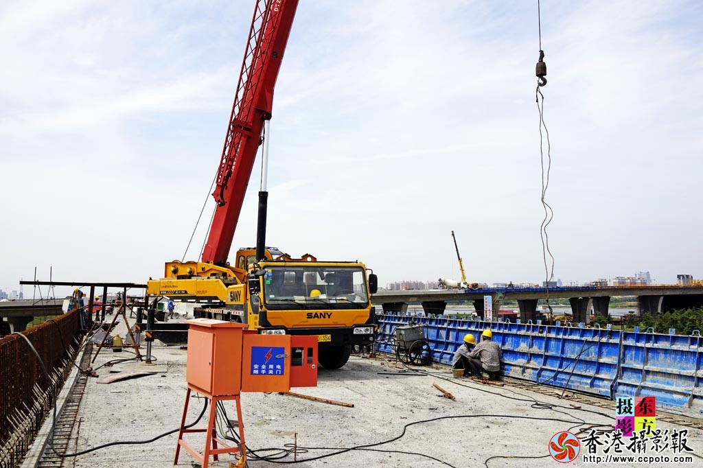 南京路沂河桥施工拾零1..jpg