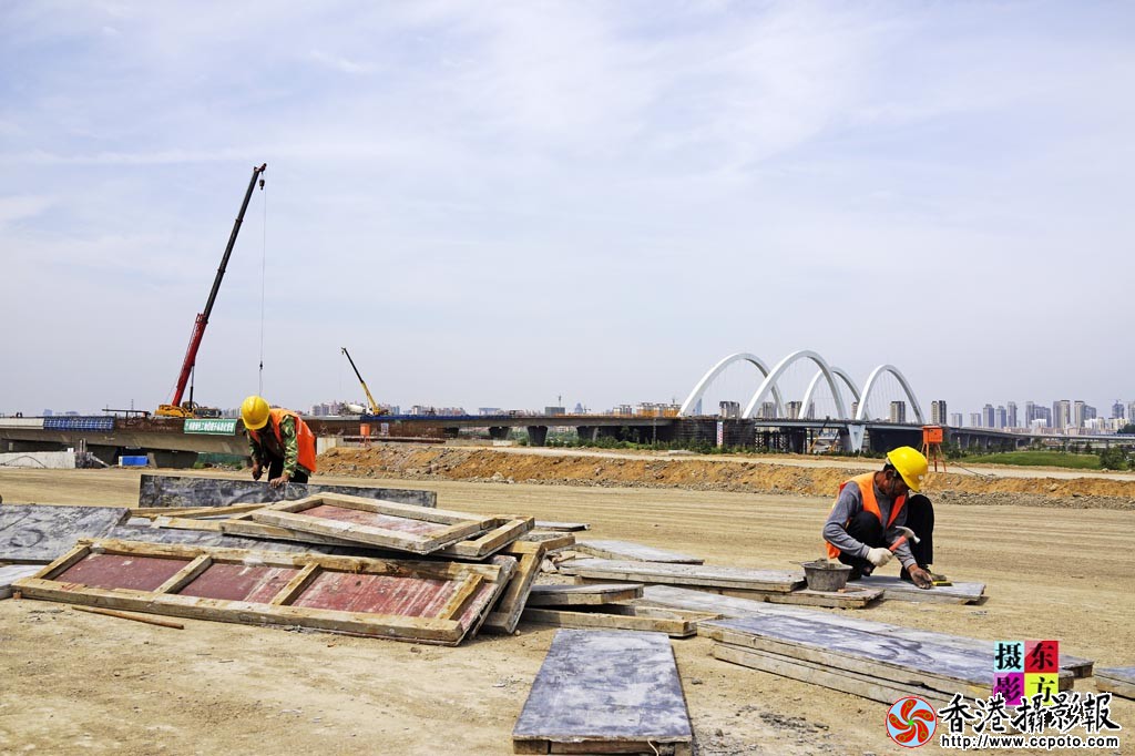 南京路沂河桥施工拾零5..jpg
