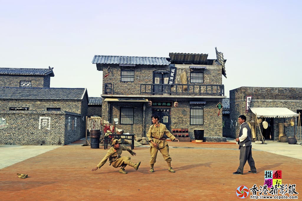 抗日实景剧《枪声就是命令》剧照30..jpg