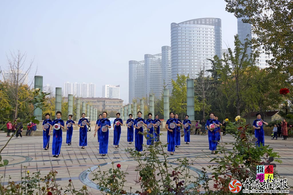 人民公园旗袍秀6..jpg