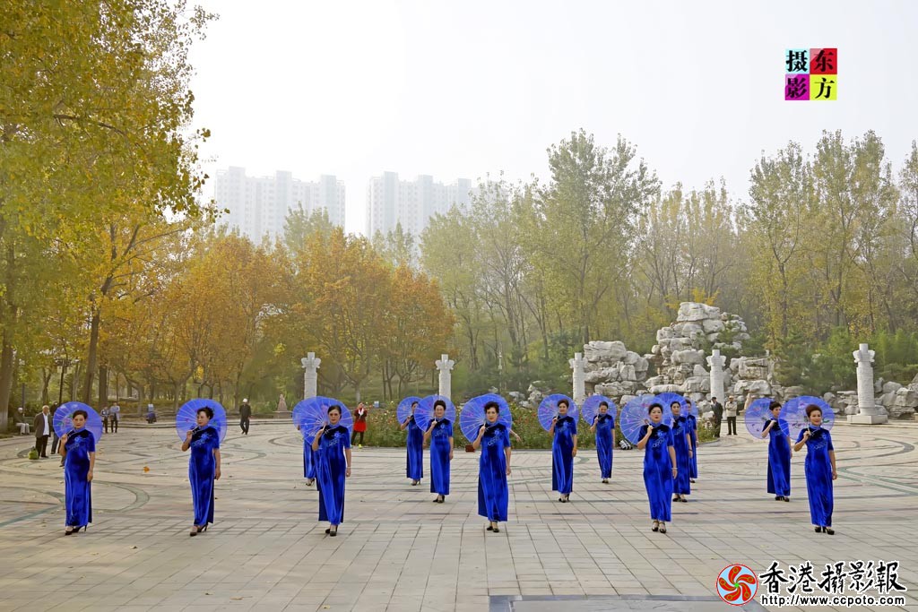 人民公园旗袍秀9..jpg