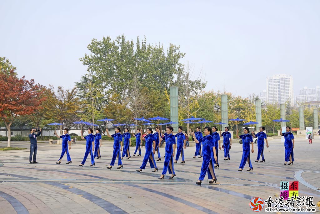 人民公园旗袍秀10..jpg
