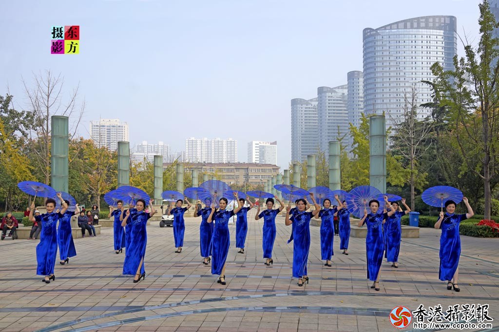 人民公园旗袍秀11..jpg