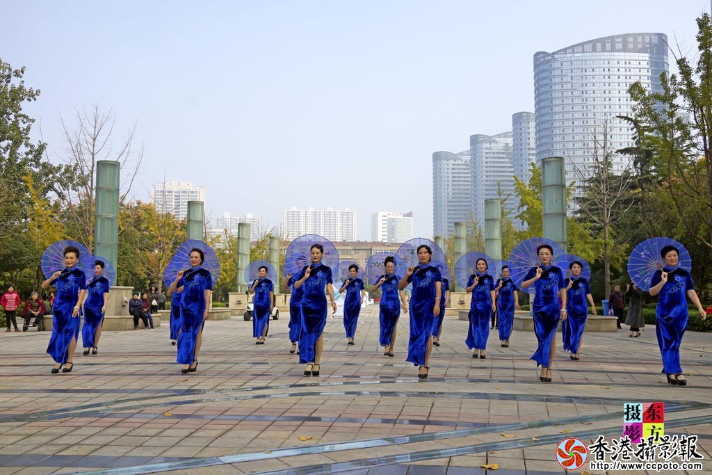 人民公园旗袍秀12..jpg