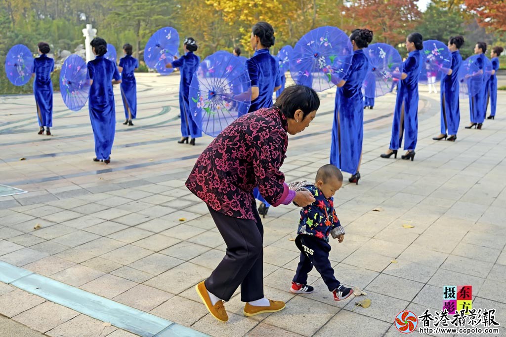 人民公园旗袍秀21..jpg