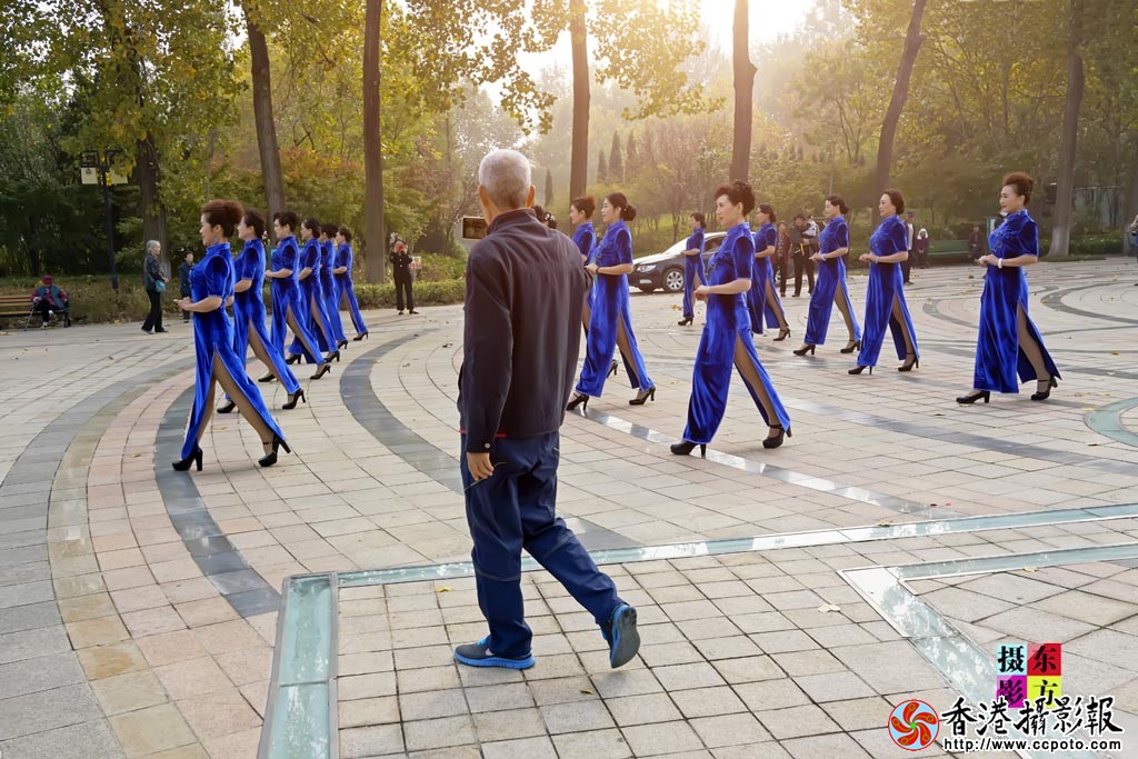人民公园旗袍秀25..jpg