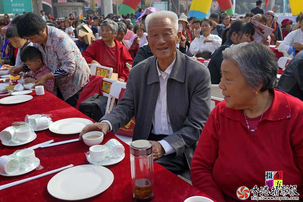 九九重阳爱心敬老千寿宴纪实60..jpg