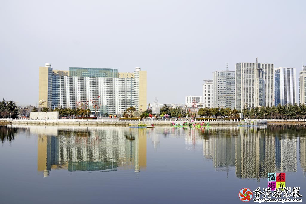 五洲湖畔灯光秀89..jpg