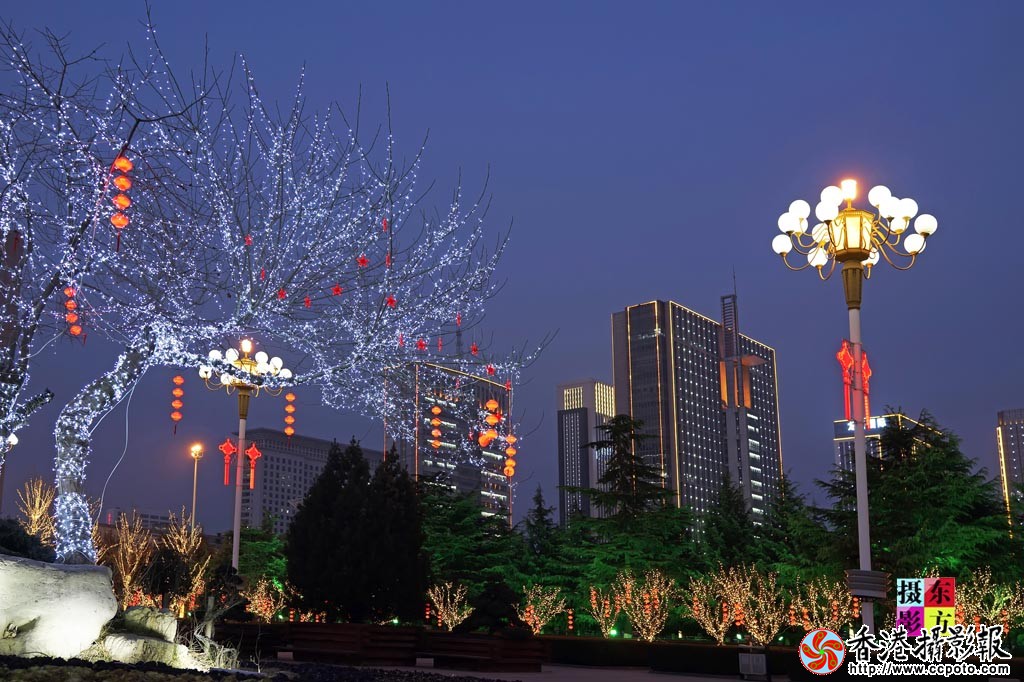 五洲湖畔灯光秀96..jpg