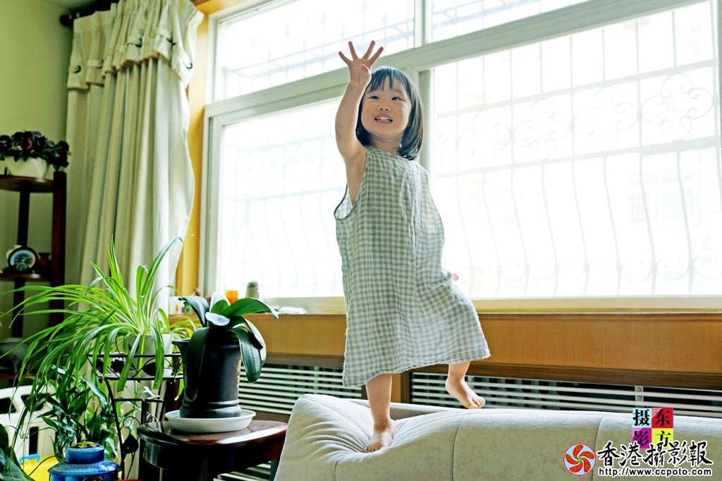 电视迷和小吃货1..jpg