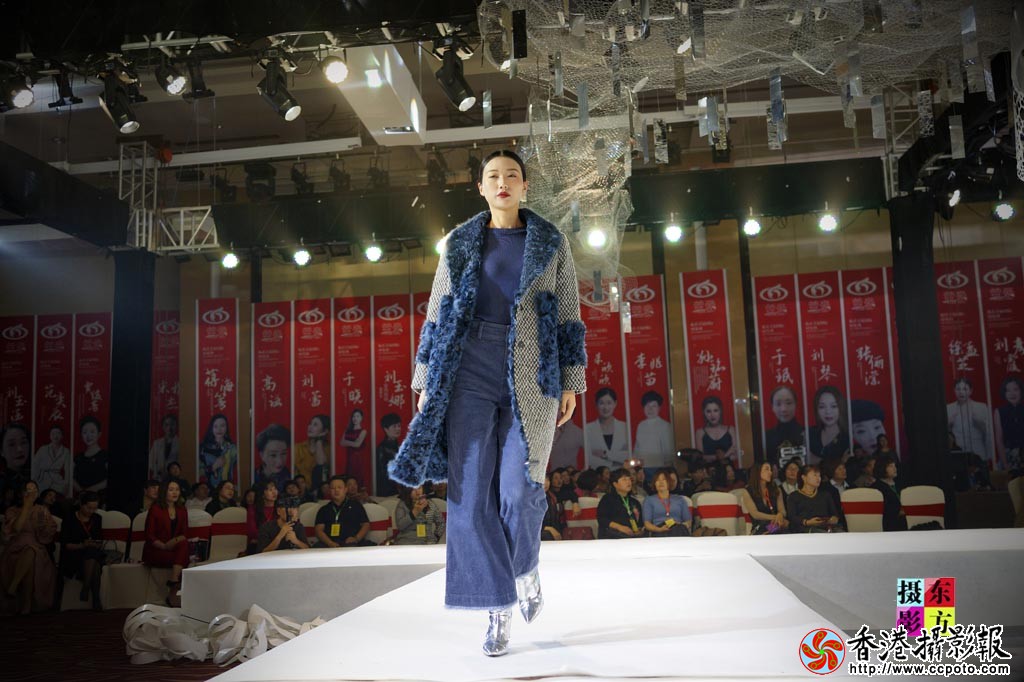 临沂2018国际时装周萱豪秋冬新品发布会39..jpg