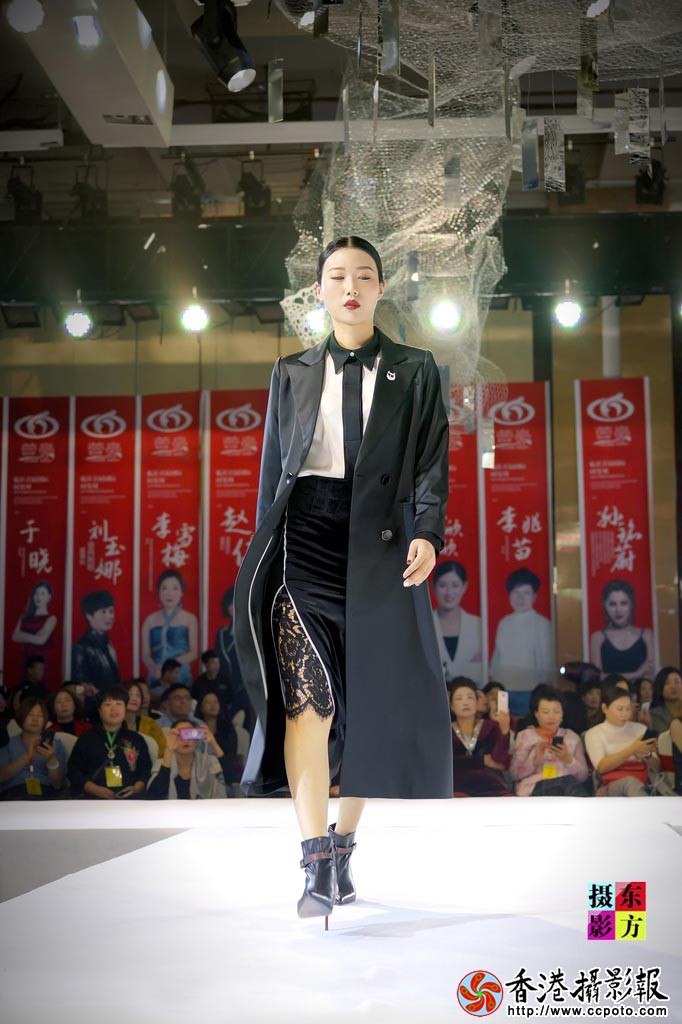 临沂首届国际时装周T台走秀2..jpg