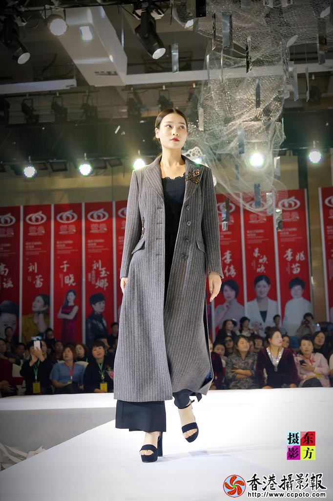 临沂首届国际时装周T台走秀18..jpg