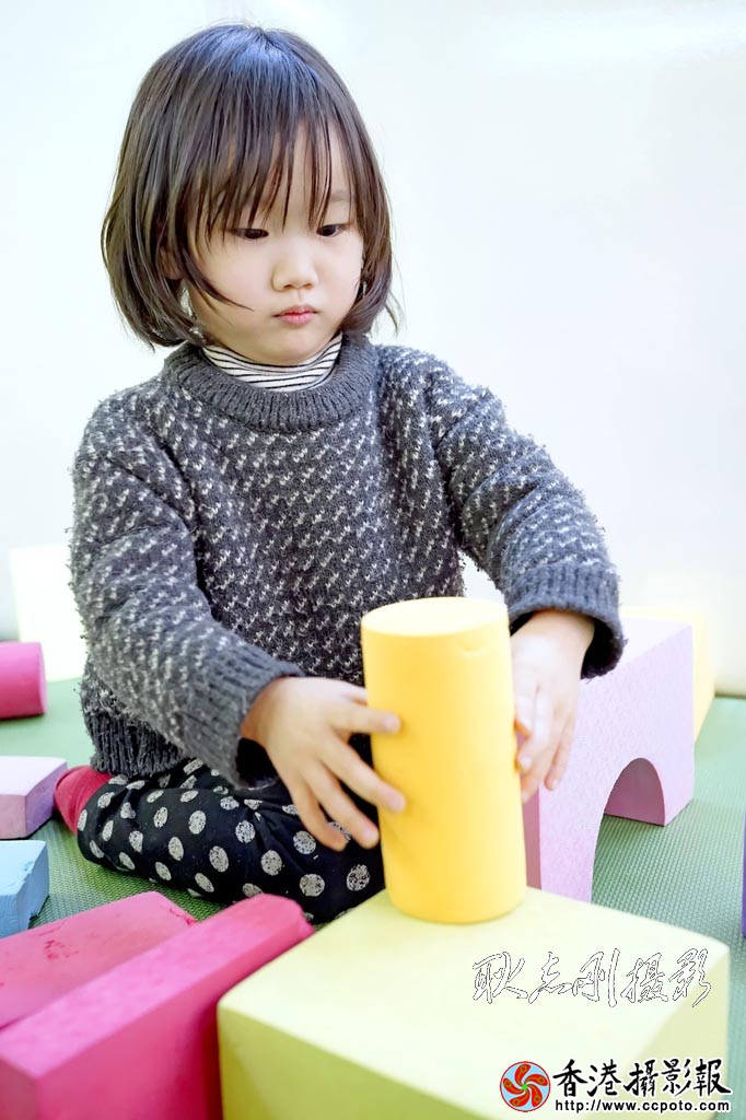 外孙女进了游戏场19..jpg