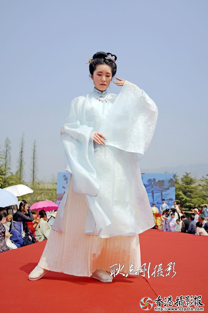 蒙山汉服走秀36..jpg
