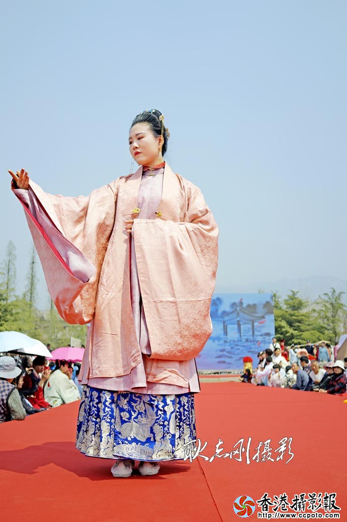 蒙山汉服走秀41..jpg