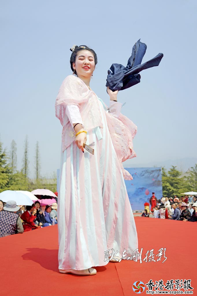 蒙山汉服走秀51..jpg