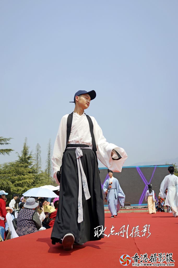 蒙山汉服走秀58..jpg