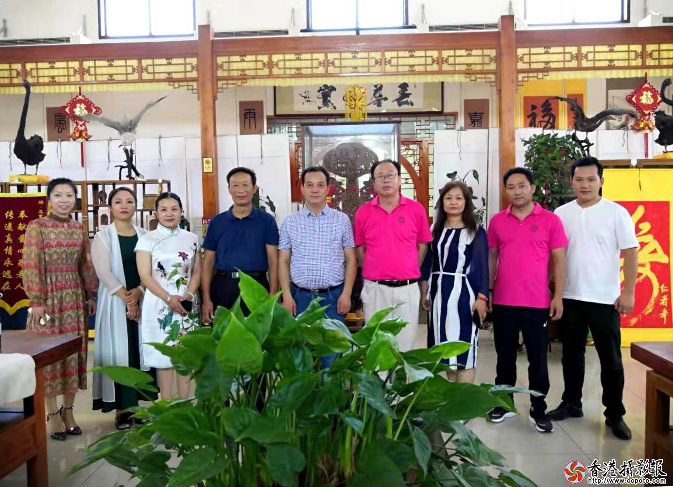 北京曹氏宗亲企业家联合会会员代表合影.jpg